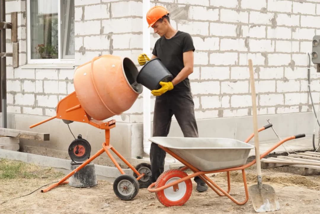 Ile cementu na betoniarkę 50l? Sprawdź idealne proporcje betonu