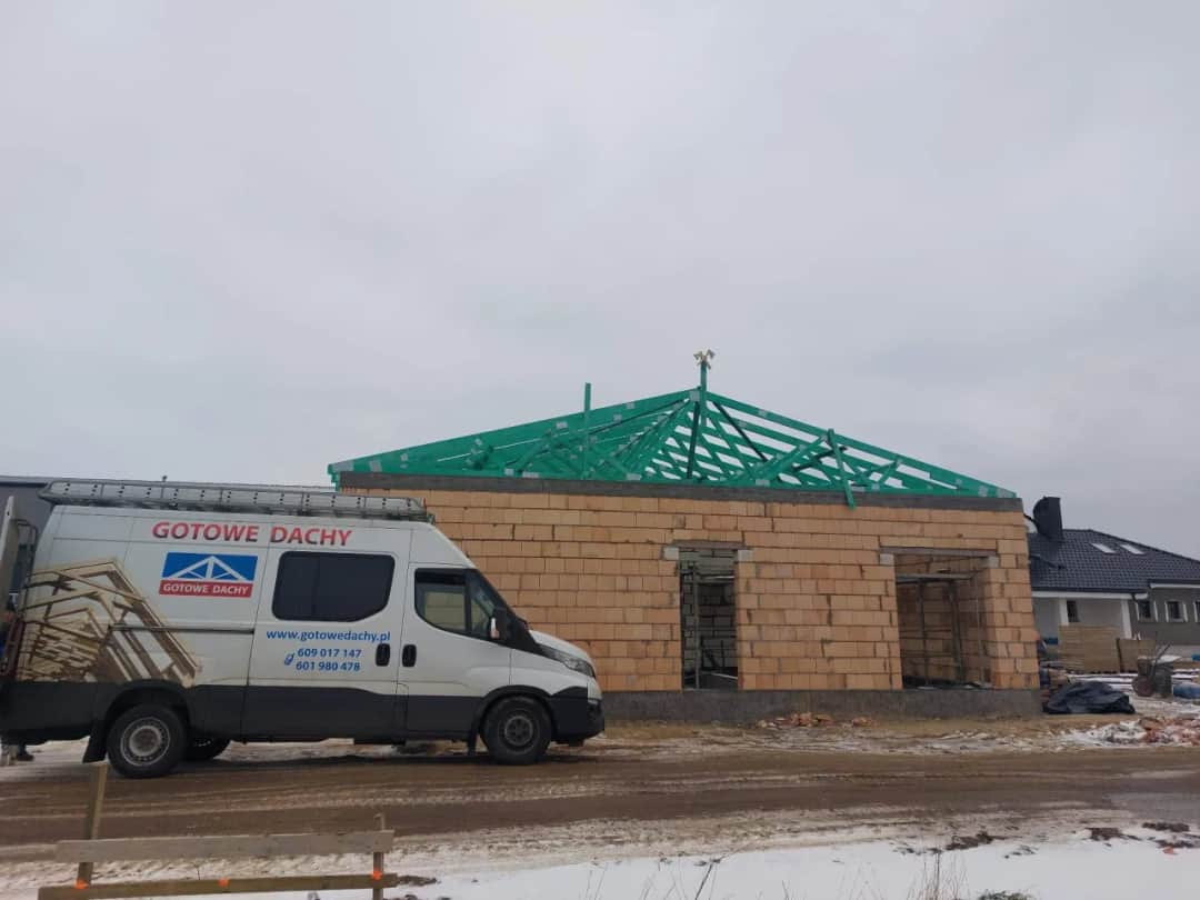 Ile kosztuje remont dachu 100m2? Sprawdź, co wpływa na cenę