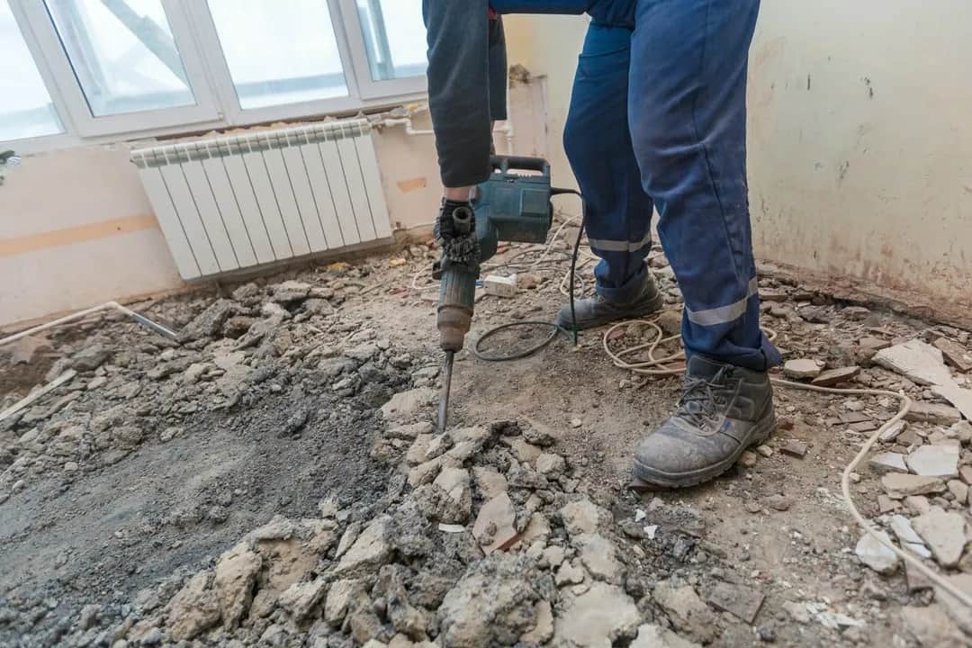Jak skuć beton: skuteczne metody i najczęstsze błędy do unikania