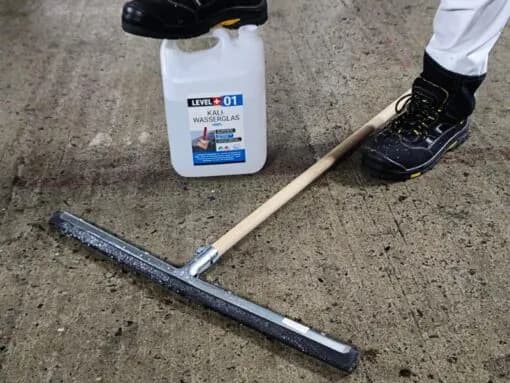 Ile szkła wodnego na worek cementu, aby uniknąć słabego betonu?